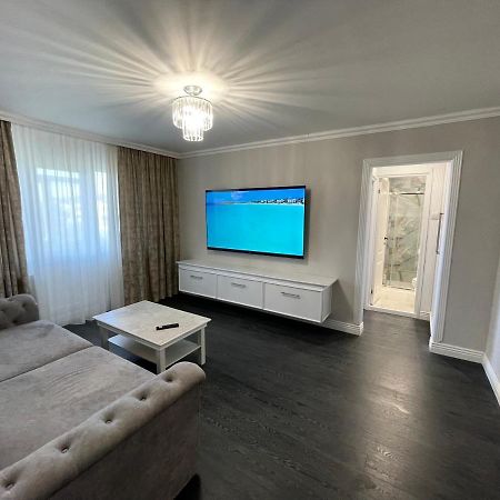 White Residence Крайова Екстериор снимка